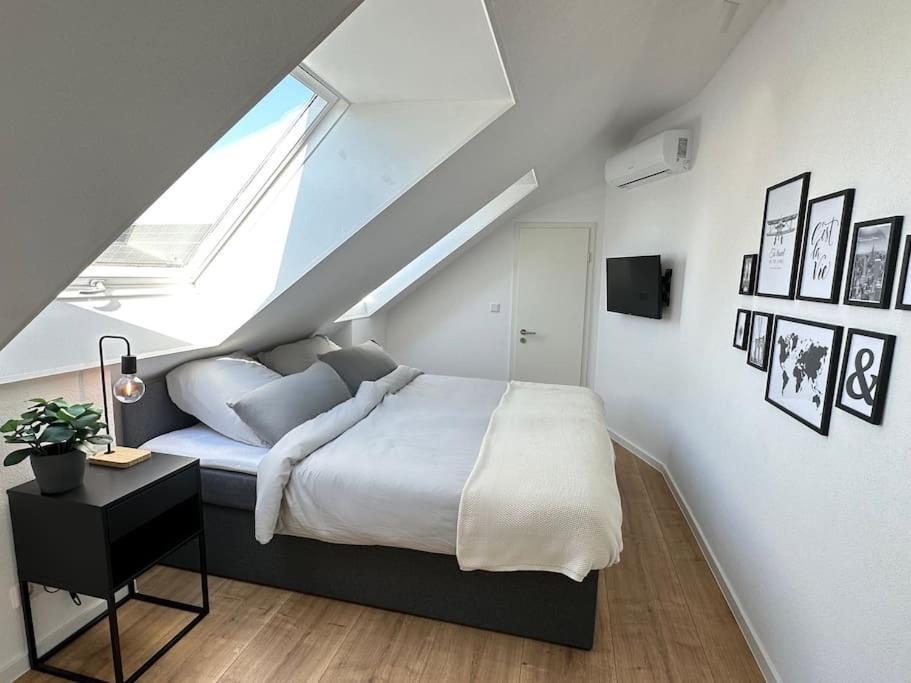 Stylisches In Zentraler Lage - Mit Klima Apartment